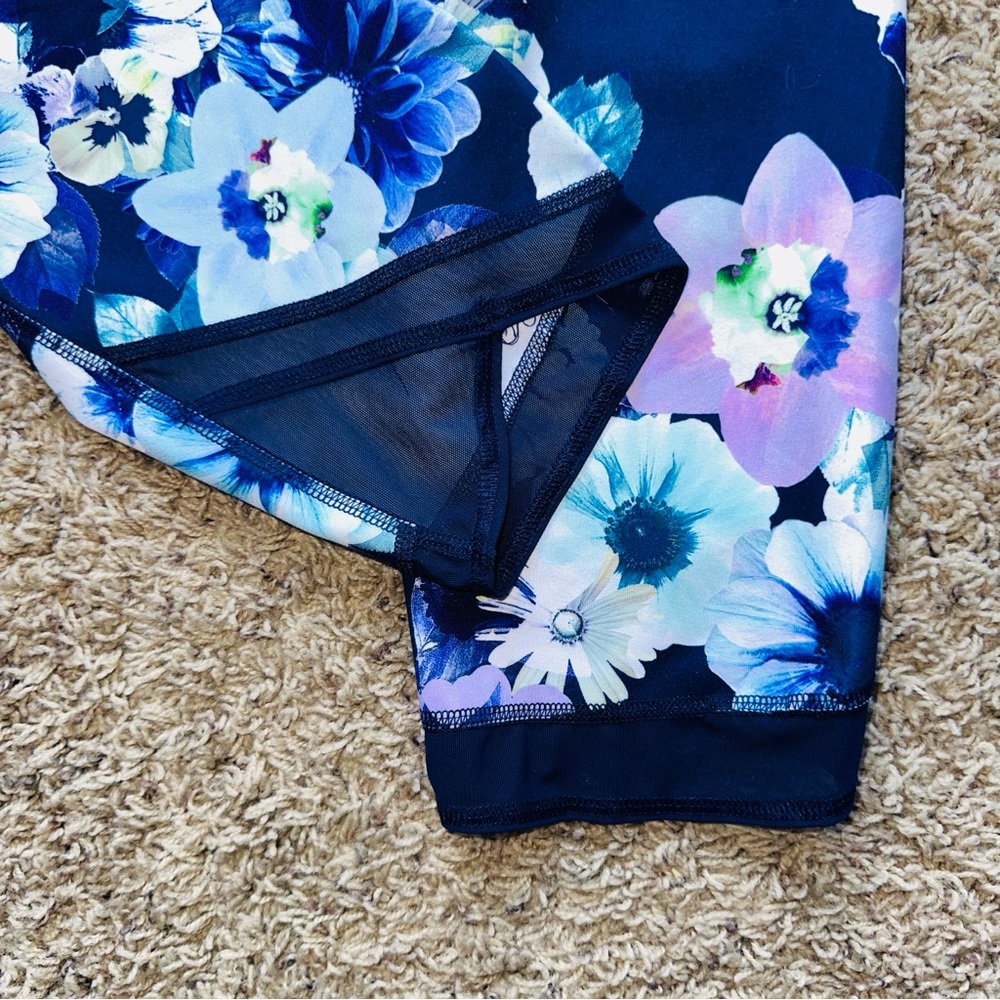 Floral Print Capri Leggings Mesh Inset Fun XL Athletic Pants Cropped Crop - Picture 3 of 5
